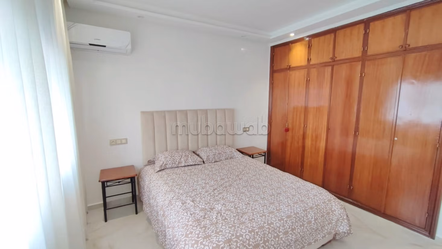 Appartement rénové à vendre 
Racine Extension — 4