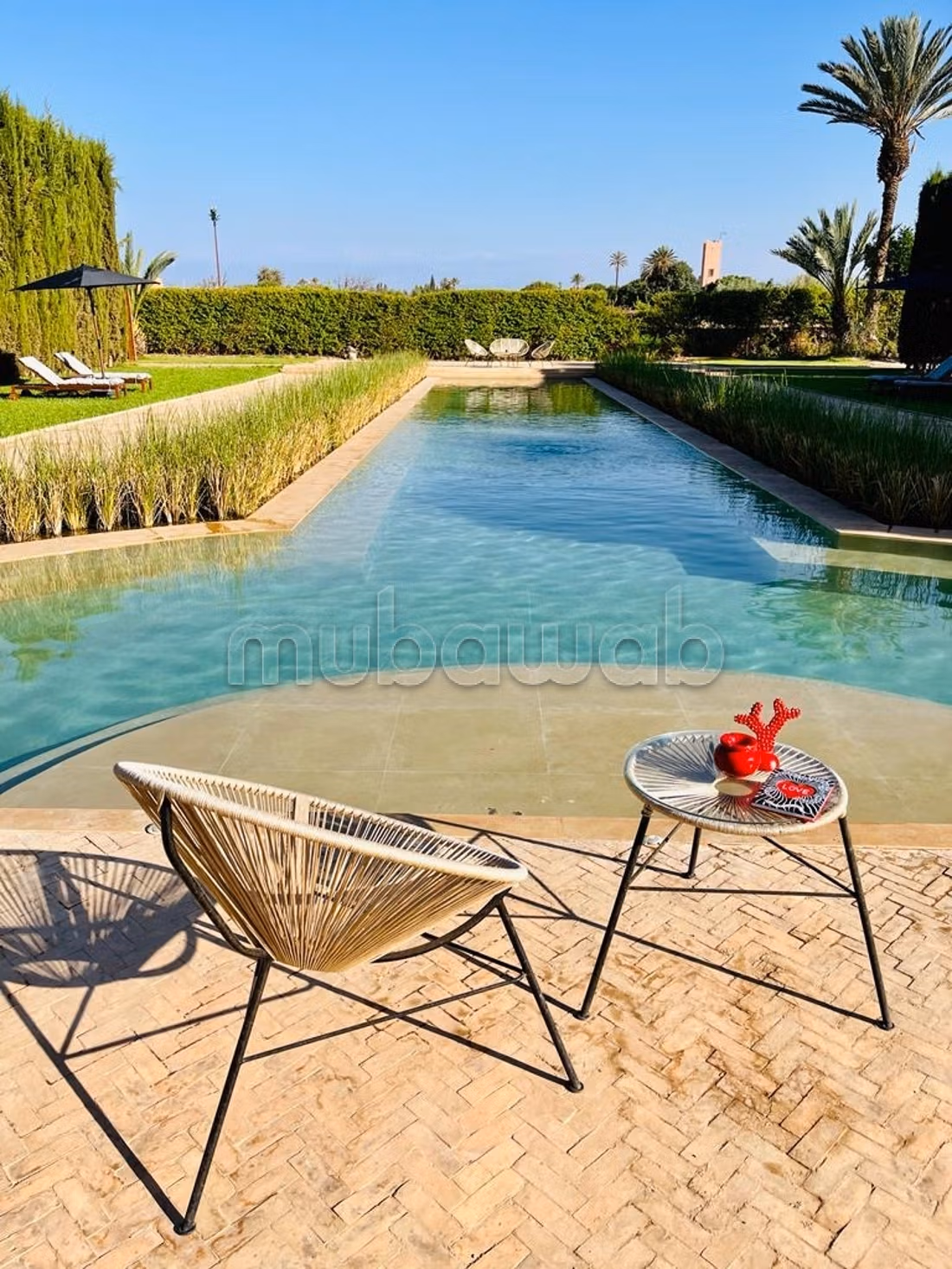 Villa de standing à louer pour vos vacances à Route Amizmiz.
Surface totale 6000 m².
Tout confort avec cheminée et climatisation
