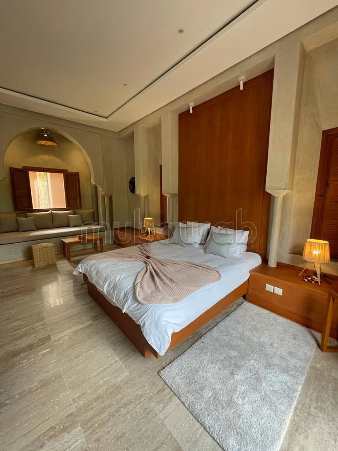 Villa de standing à louer pour vos vacances à Route Amizmiz.
Surface totale 6000 m².
Tout confort avec cheminée et climatisation