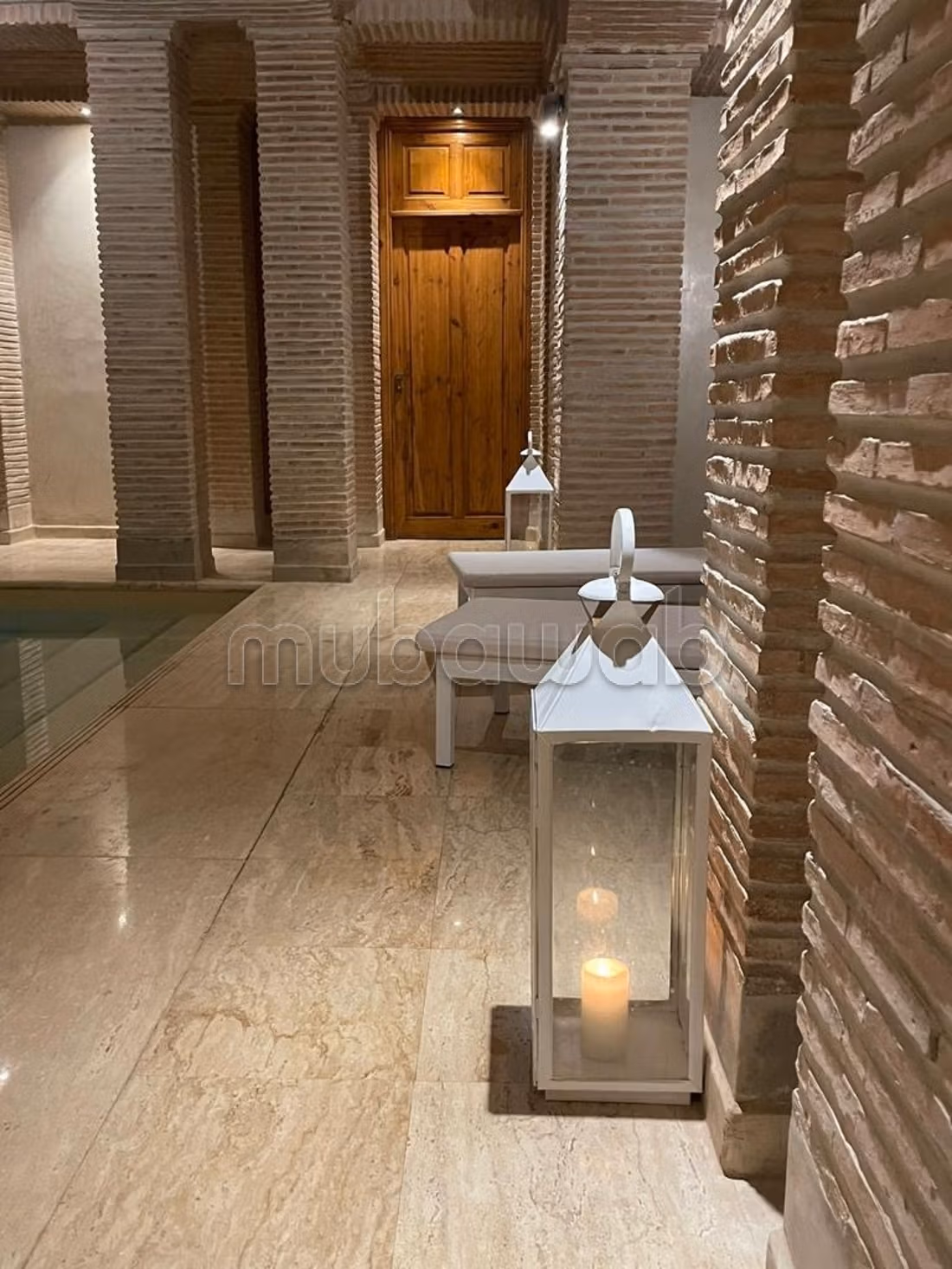 Villa de standing à louer pour vos vacances à Route Amizmiz.
Surface totale 6000 m².
Tout confort avec cheminée et climatisation