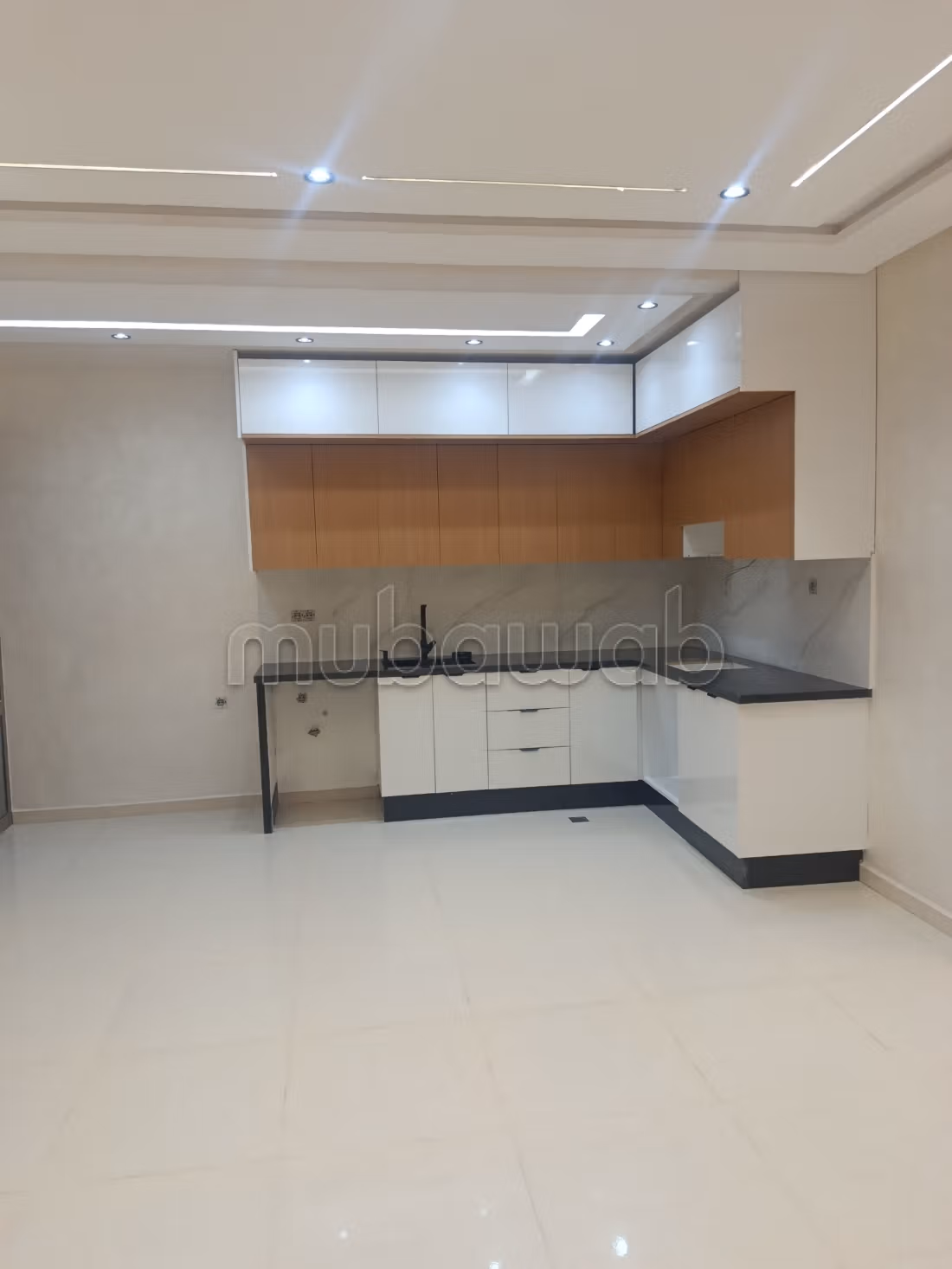 Appartement en vente à Mhamid. 4 pièces confortables. Porte blindée et système de double vitrage