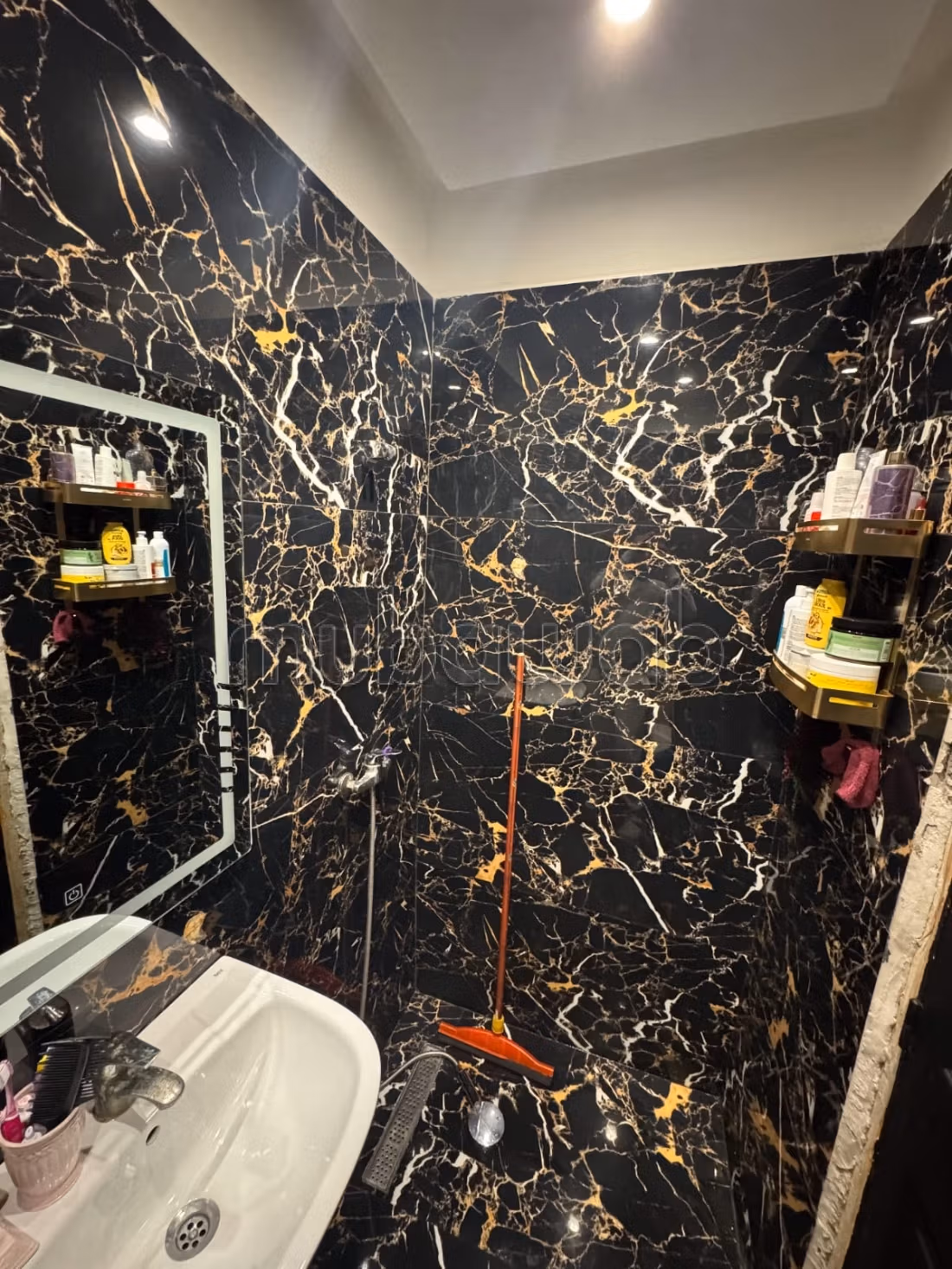 Splendido appartamento in affitto a Mabrouka. Superficie di 66 m². Arredato