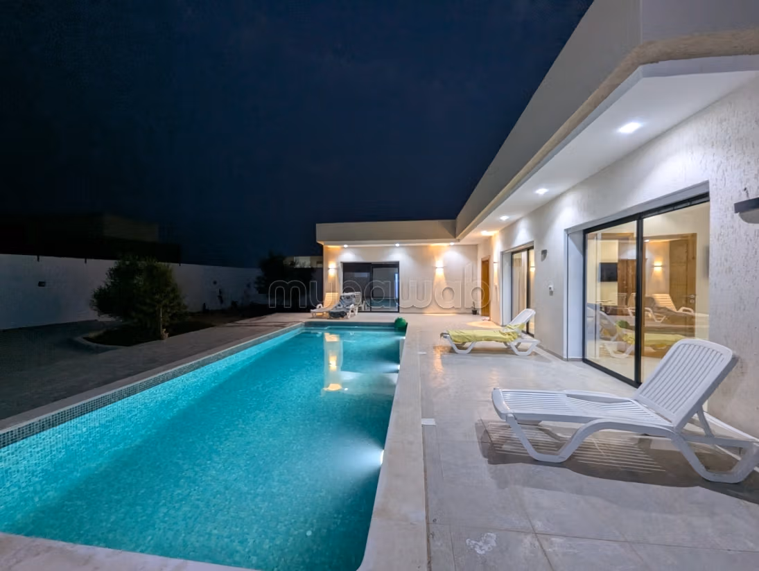 Magnifica villa in vendita a Midoun. Superficie 153 m². Arredata