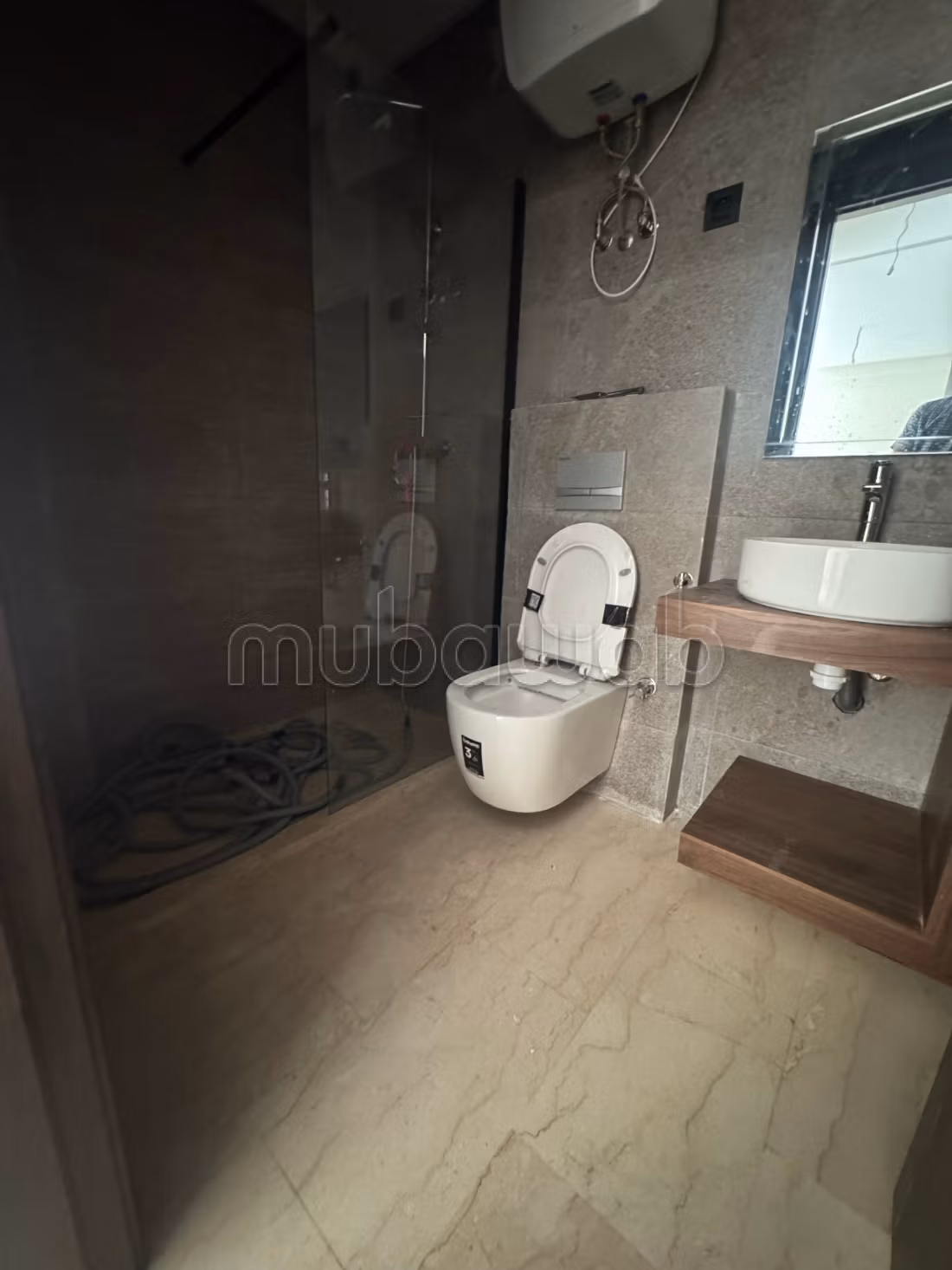 Appartement en vente à Anfa.
Surface totale 88 m².
Antenne parabolique, résidence sécurisée — 4