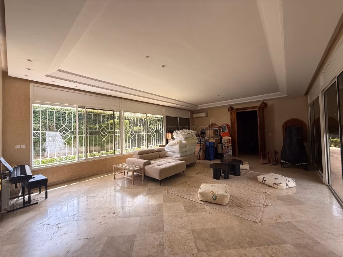 Bella villa in affitto molto ben posizionata a Souissi