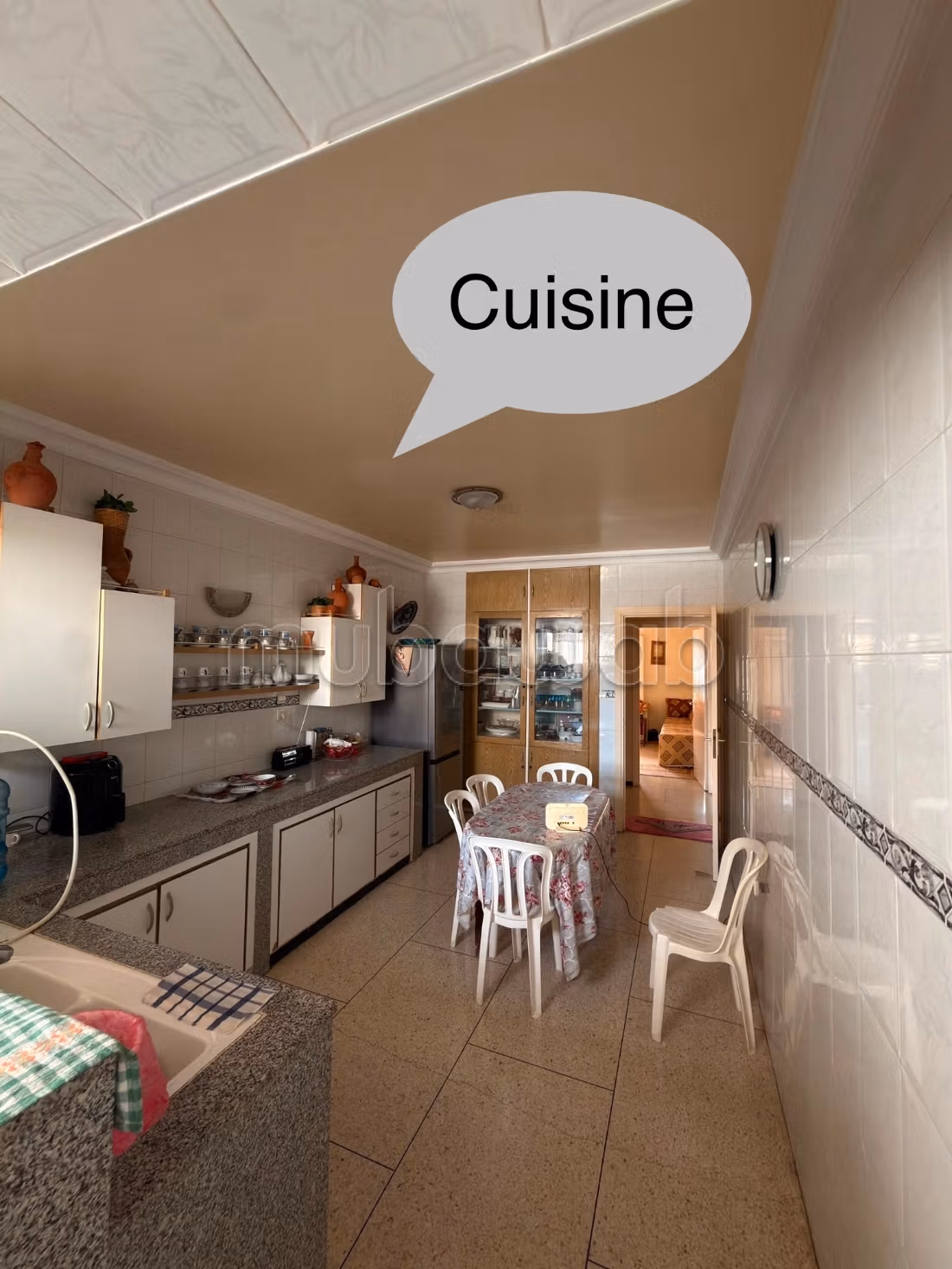 Appartement de très grande superficie de 220 mètres à vendre à Borkon avec 4 chambres. Ascenseur disponible — 3