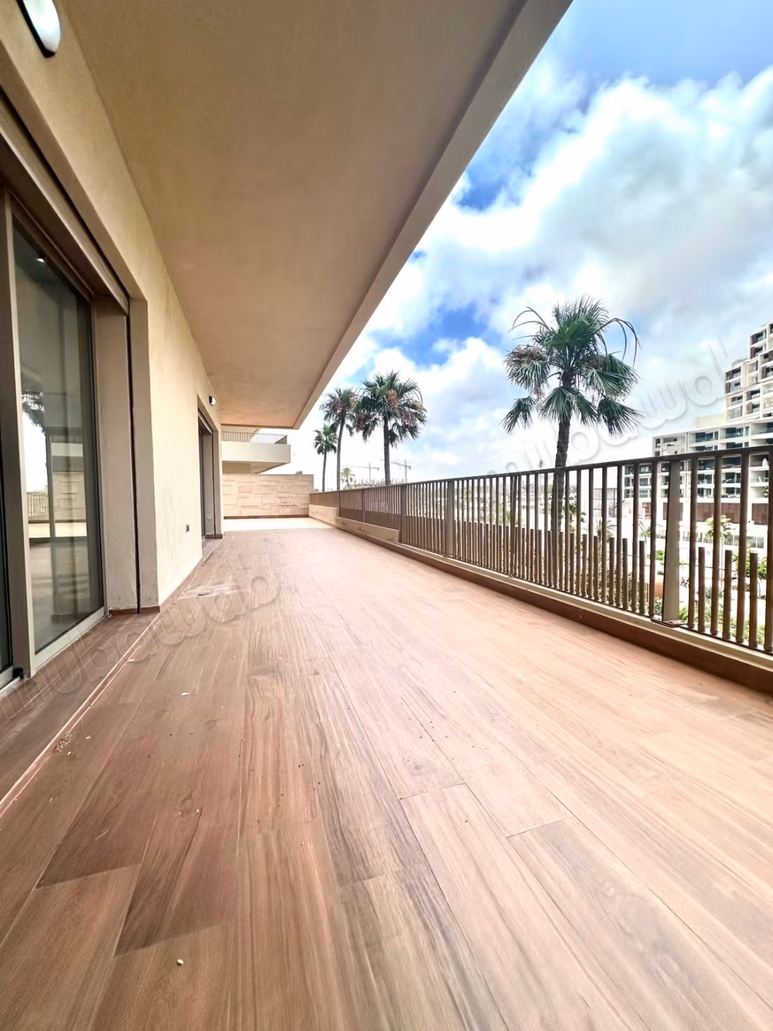 Louez cet appartement à Casablanca Finance City.
Surface totale 400 m².
Double vitrage et chauffage central