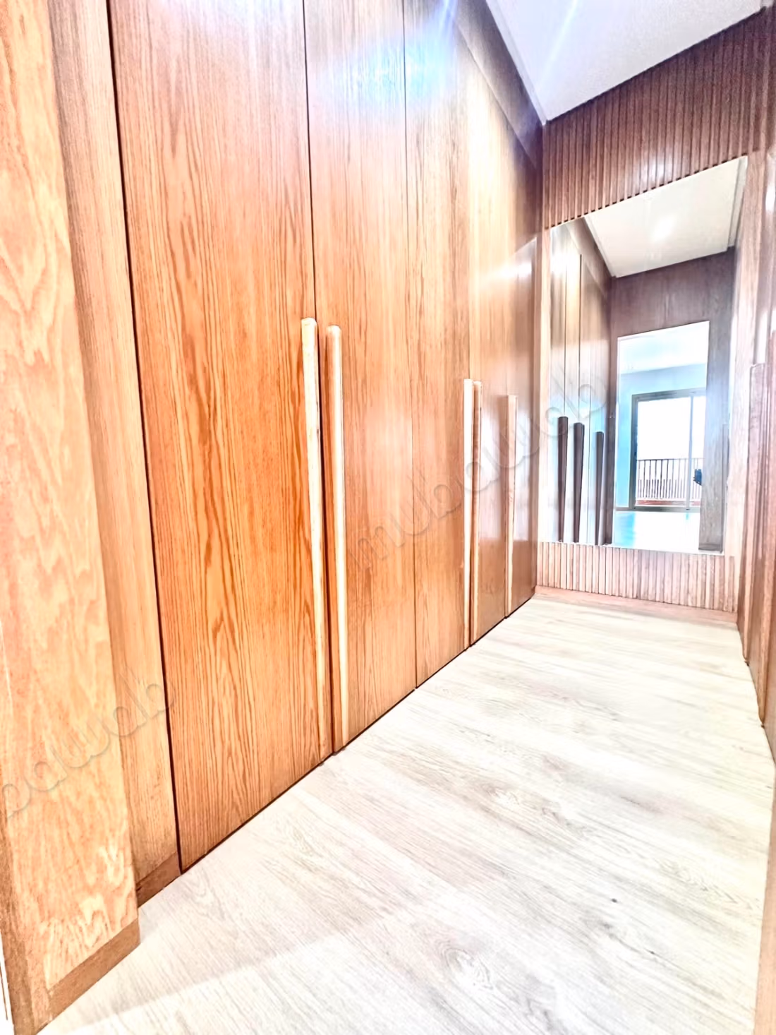 Louez cet appartement à Casablanca Finance City.
Surface totale 400 m².
Double vitrage et chauffage central