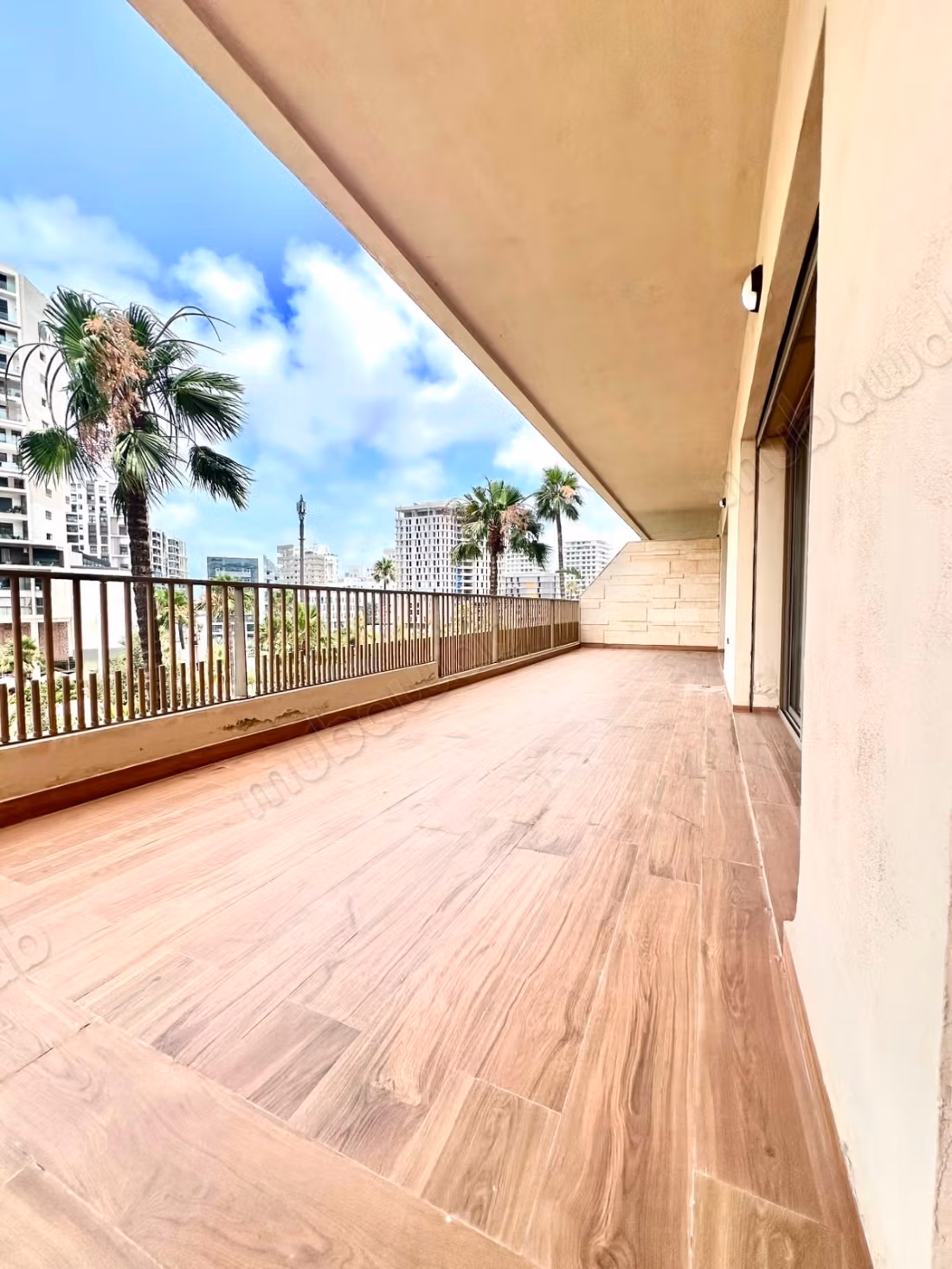 Louez cet appartement à Casablanca Finance City.
Surface totale 400 m².
Double vitrage et chauffage central