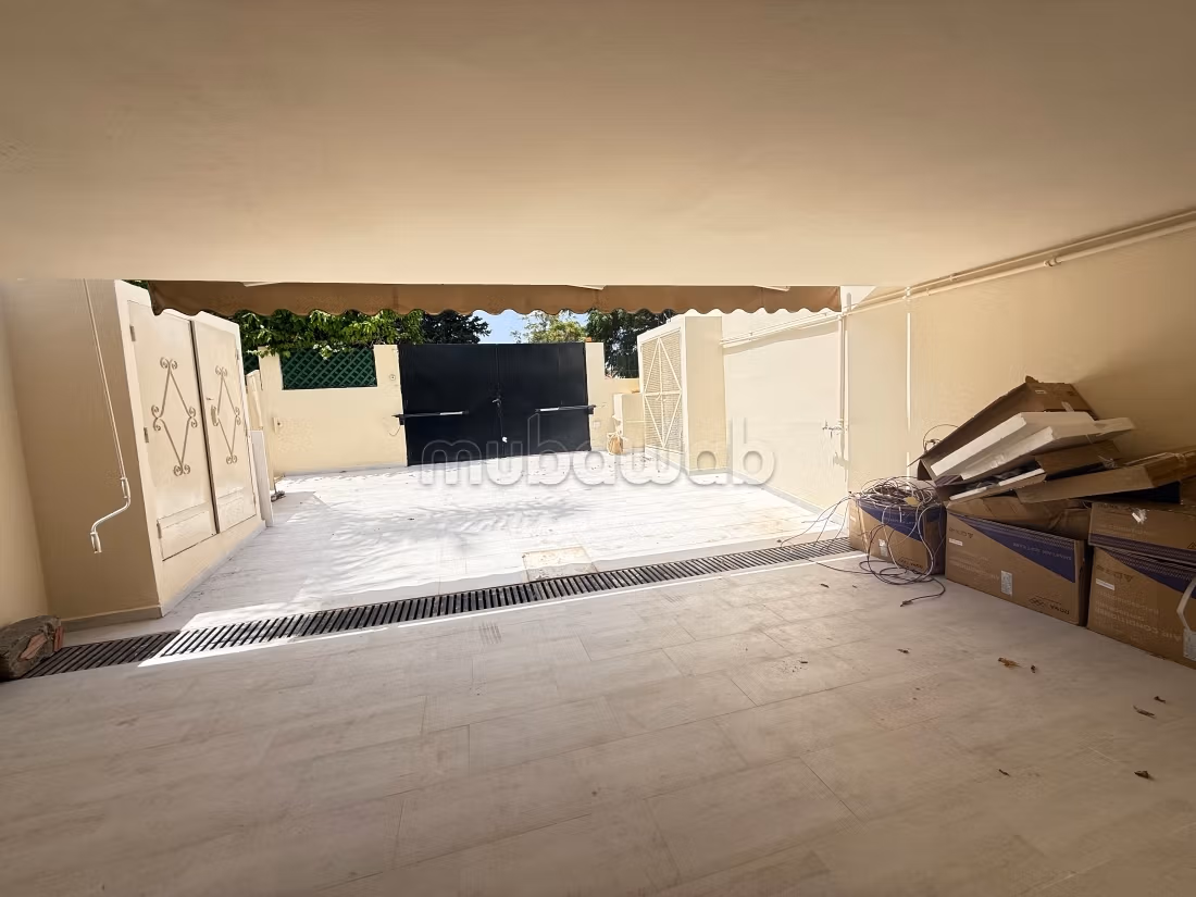 Bella villa ristrutturata in affitto a Hay Riad
