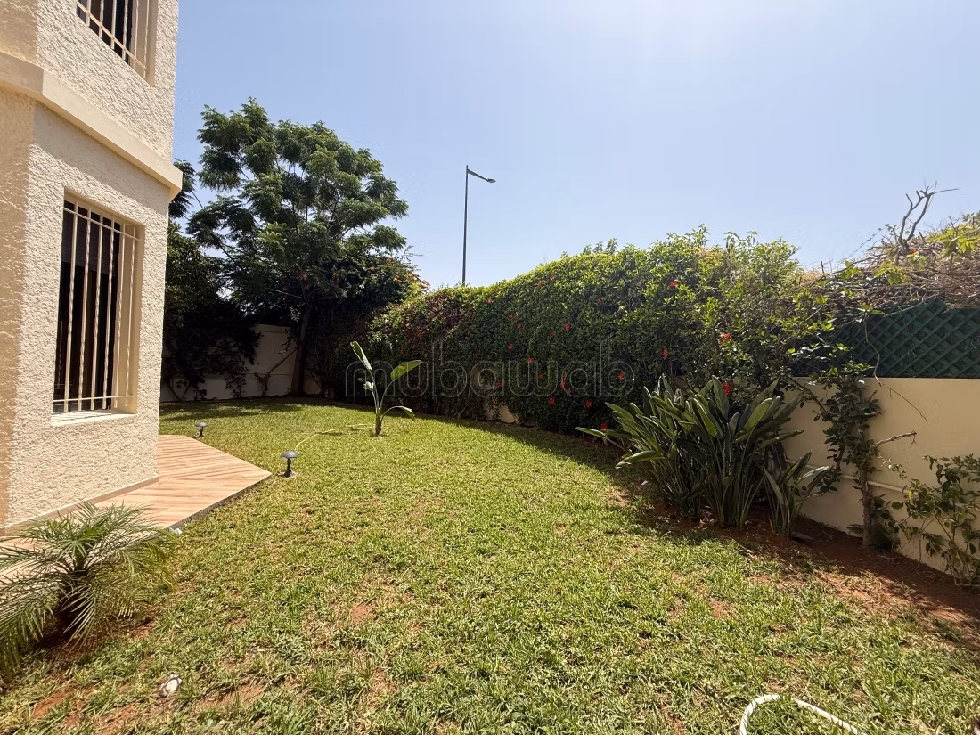 Bella villa ristrutturata in affitto a Hay Riad