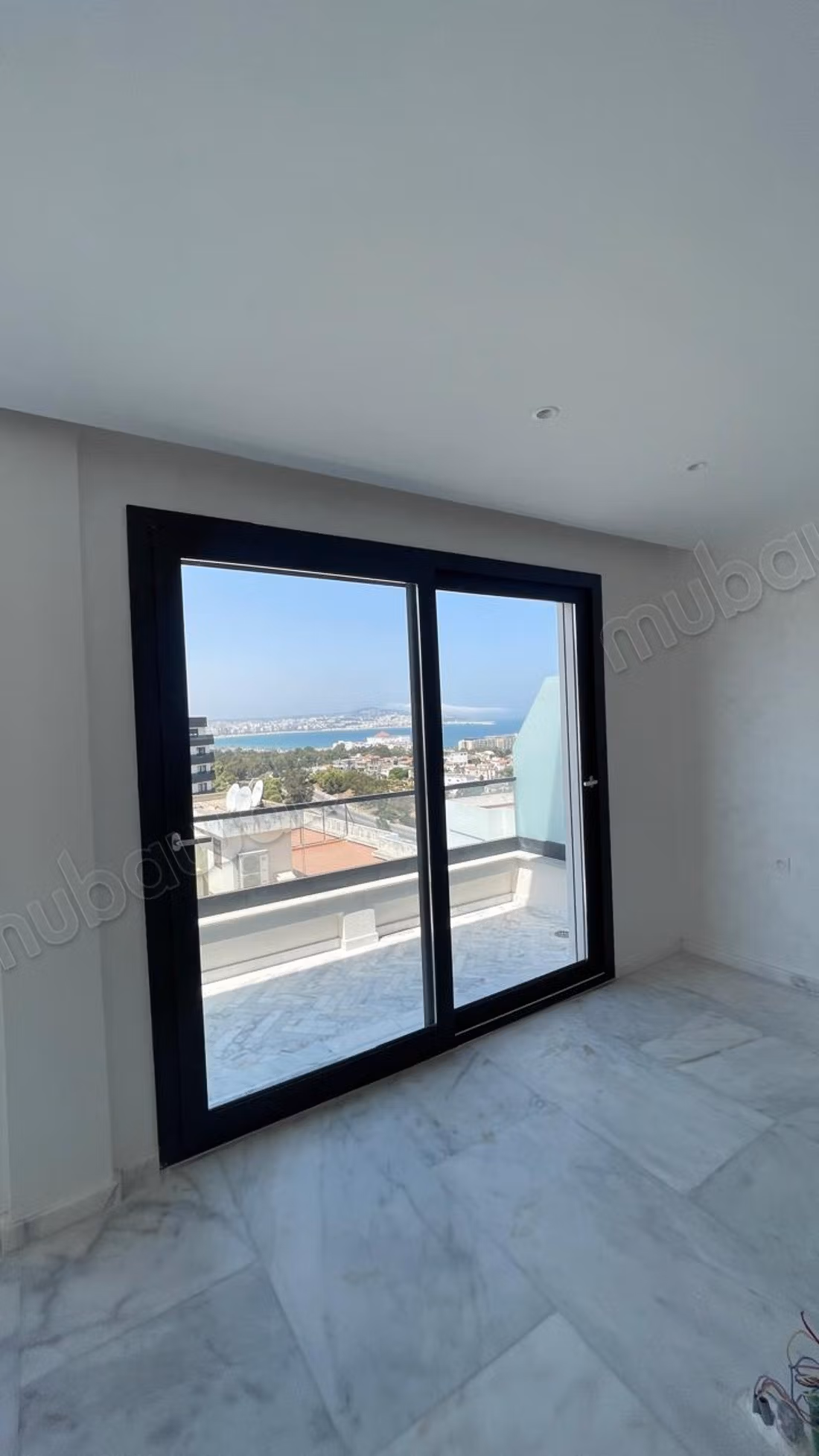 High standing apartment in MALABATA HILLS 256 m