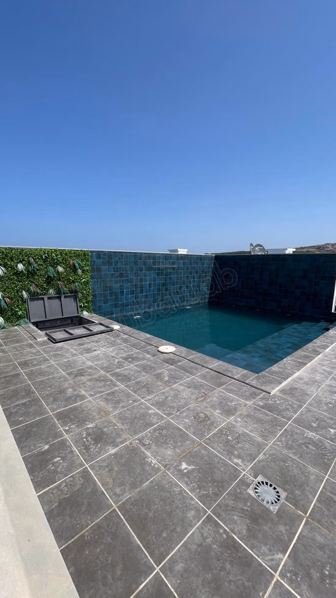 High standing apartment in MALABATA HILLS 256 m