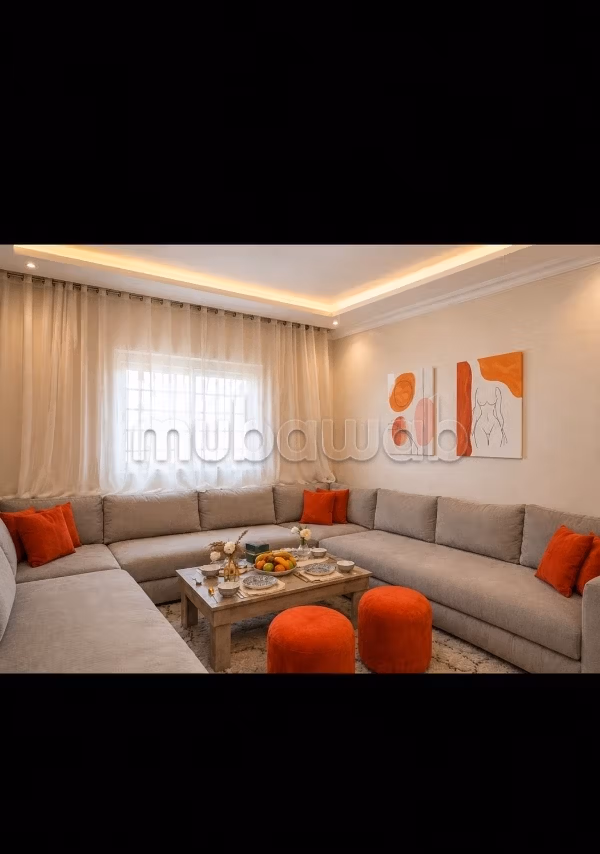 Huur van een appartement in Guéliz. 2 grote kamers. Dubbel glas en een gepantserde deur