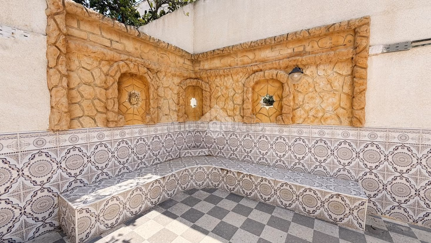 Semi-detached villa for sale