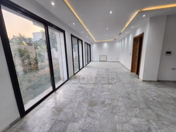 A vendre villa s6 a la soukra