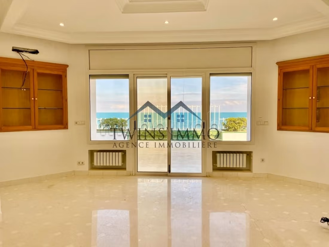 For Rent – Prestige Villa at La Marsa Beach