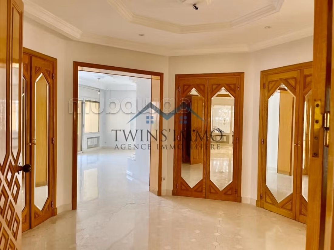 For Rent – Prestige Villa at La Marsa Beach