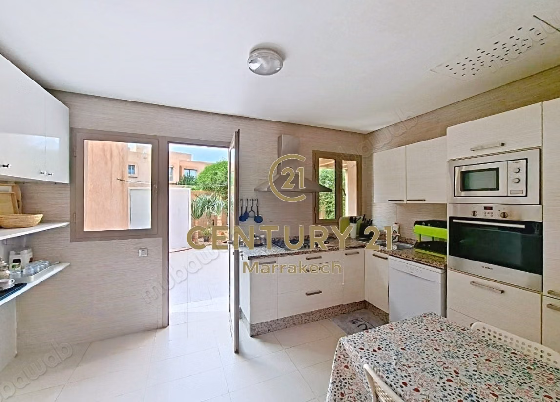 Villa d’exception face au golf