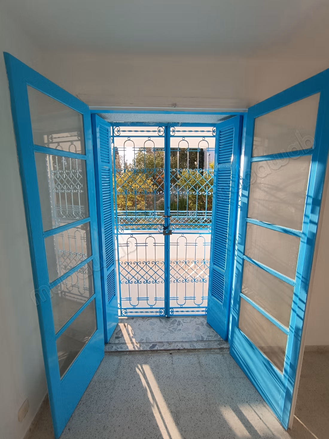 Rez de jardin de villa indépendant de 520 m²