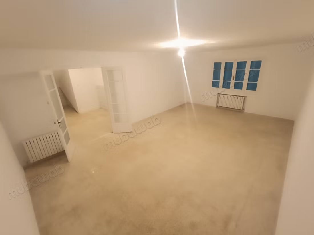 Rez de jardin de villa indépendant de 520 m²