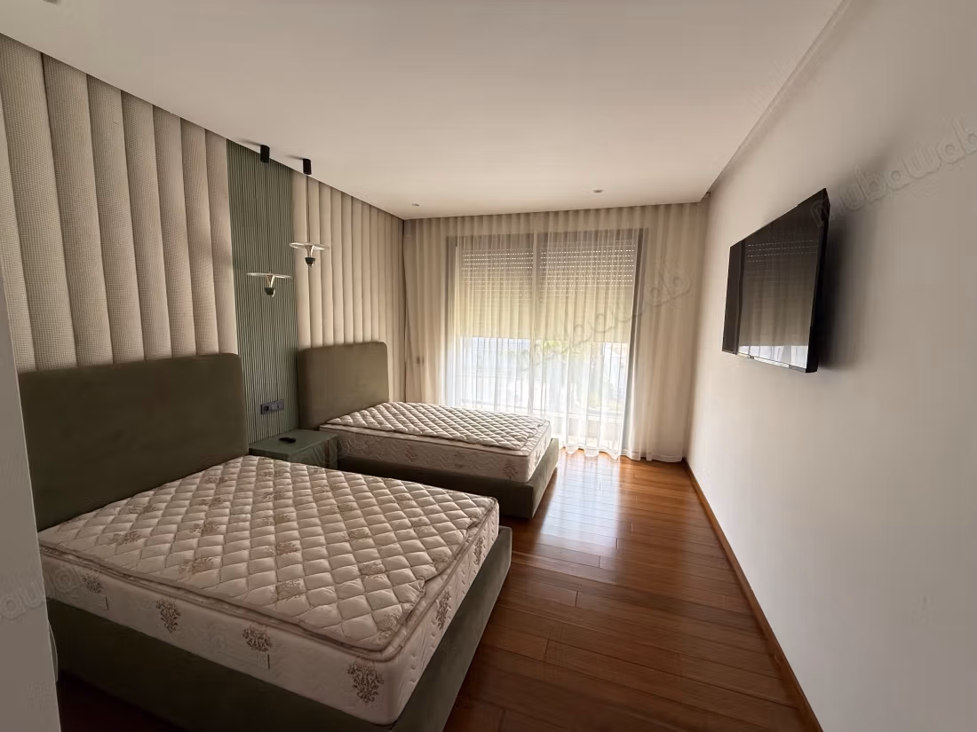 Vente d’une superbe villa neuf sur el menzeh 
route de zaer