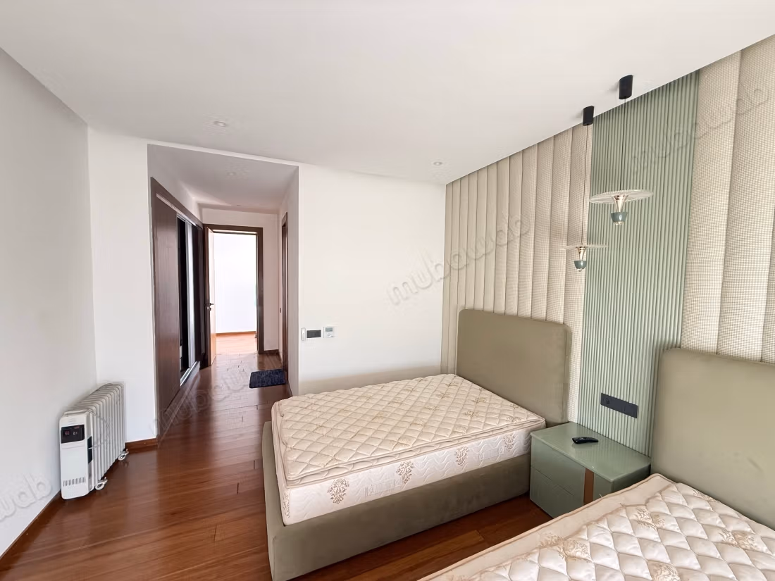 Vente d’une superbe villa neuf sur el menzeh 
route de zaer