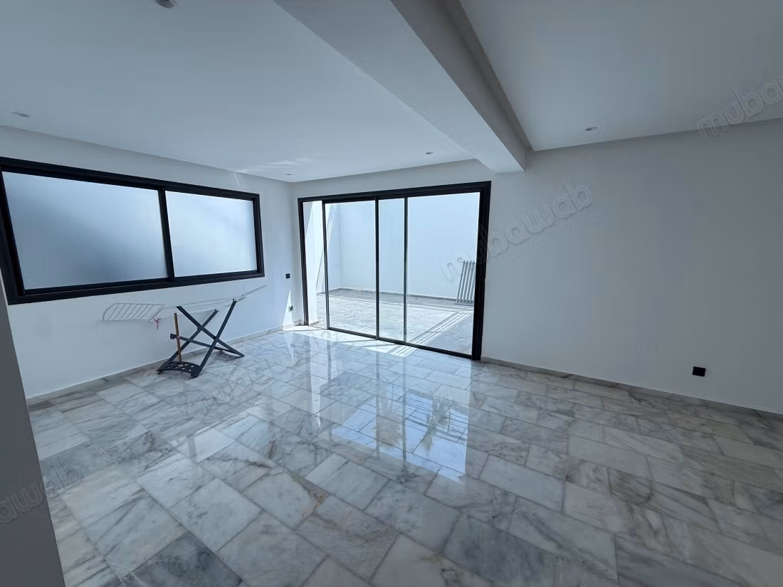 Vente d’une superbe villa neuf sur el menzeh 
route de zaer