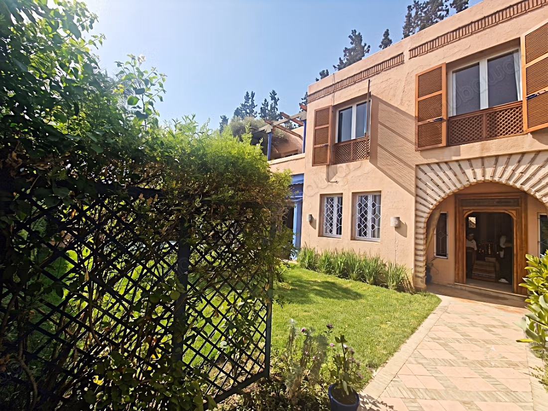 Villa Style Bocarra con giardino e piscina a Targa