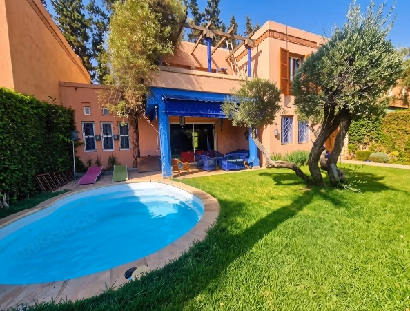 Villa Style Bocarra con giardino e piscina a Targa