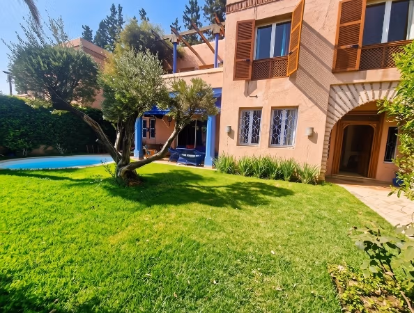 Villa Style Bocarra con giardino e piscina a Targa