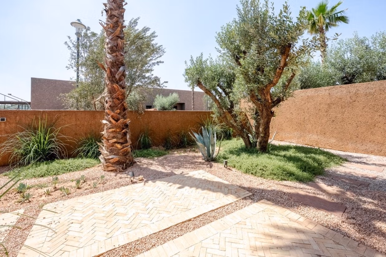 Luxe villa te koop in Route de l'Ourika. 6 grote woonruimtes. Gebruikbare open haard, Groot zwembad