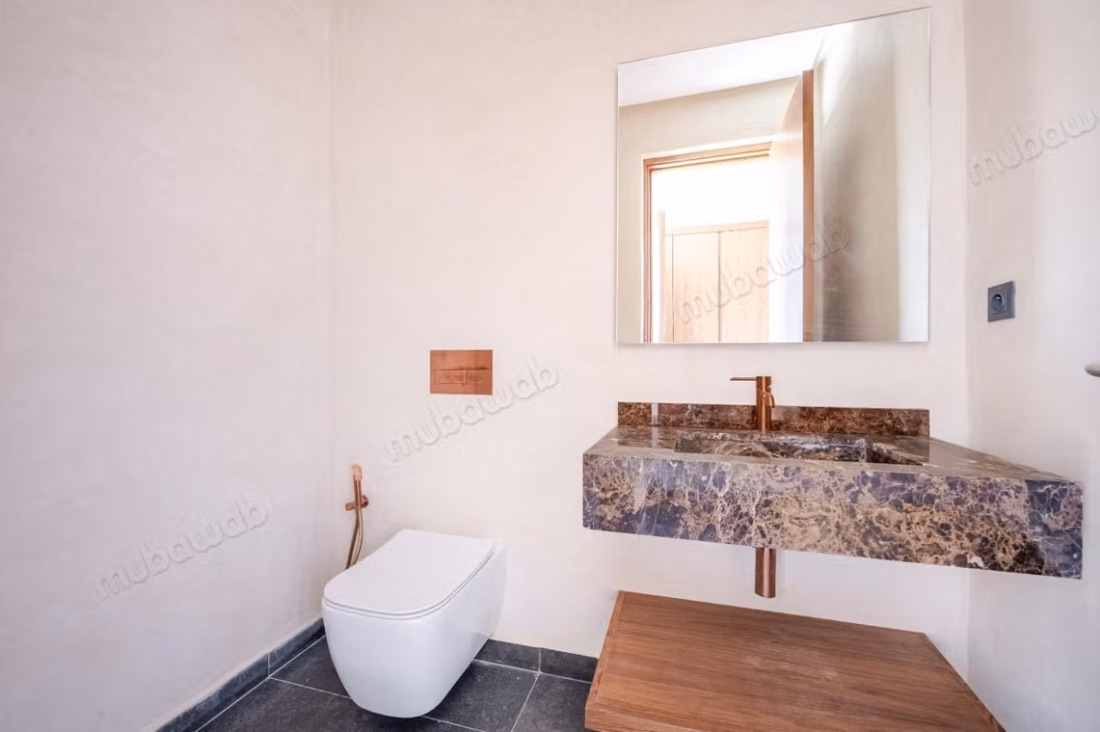 Luxe villa te koop in Route de l'Ourika. 6 grote woonruimtes. Gebruikbare open haard, Groot zwembad