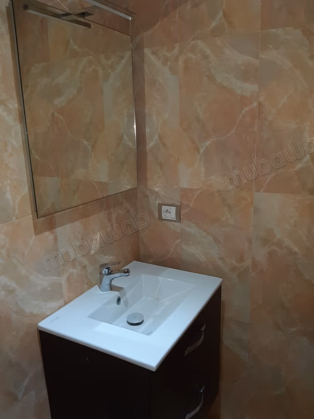 Very nice apartment for rent in Ferme Breton Hay Arraha. 1 beautiful bedroom. With elevator and terrace