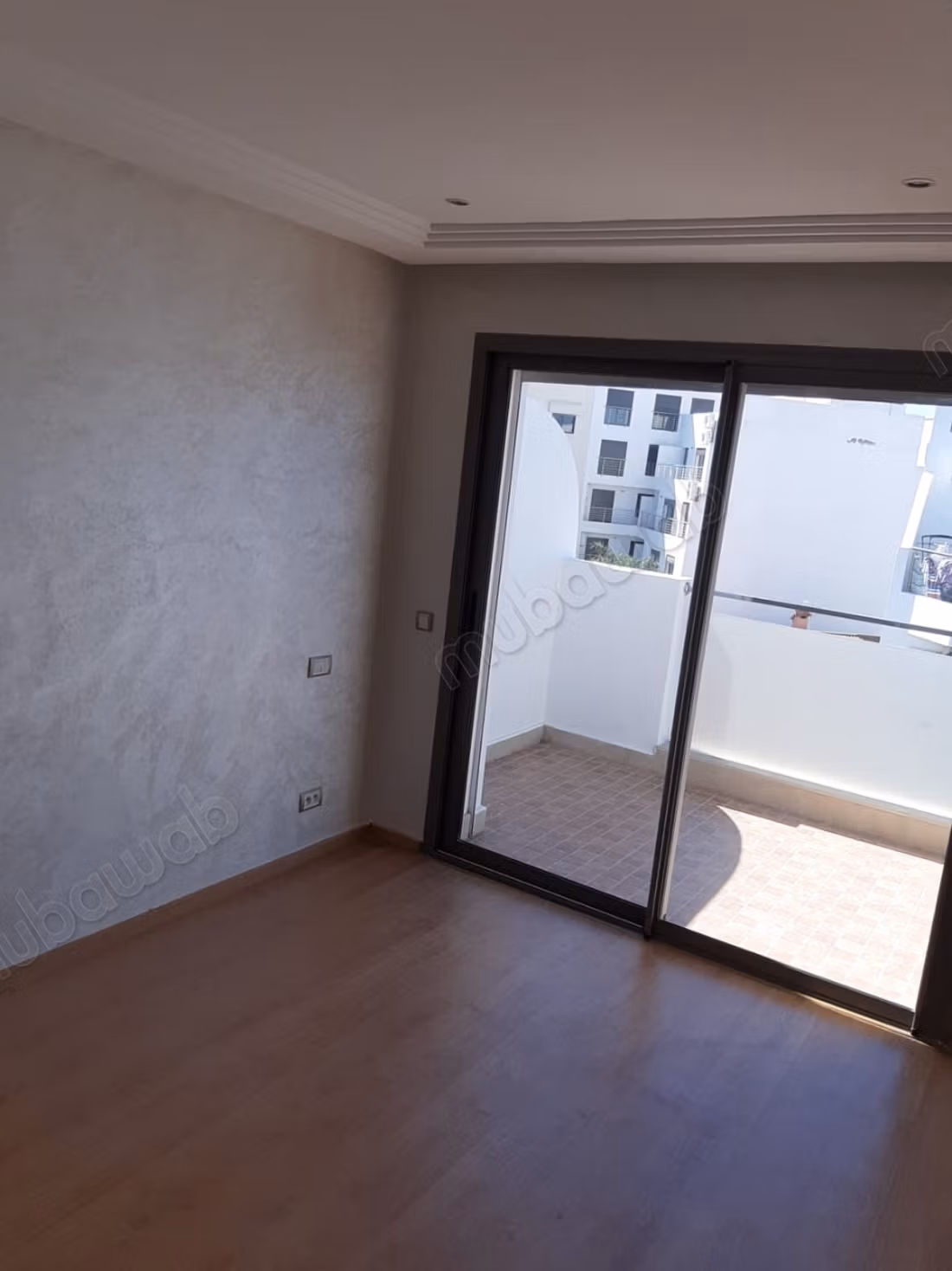 Very nice apartment for rent in Ferme Breton Hay Arraha. 1 beautiful bedroom. With elevator and terrace