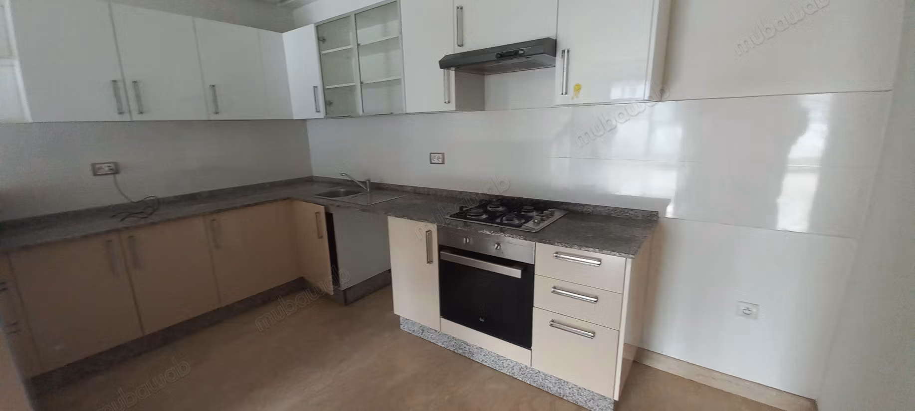 Very nice apartment for rent in Ferme Breton Hay Arraha. 1 beautiful bedroom. With elevator and terrace