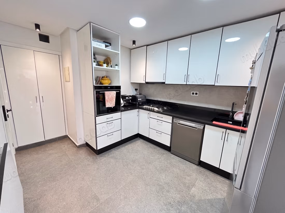 Appartement 167 m² à Les Hôpitaux — 12