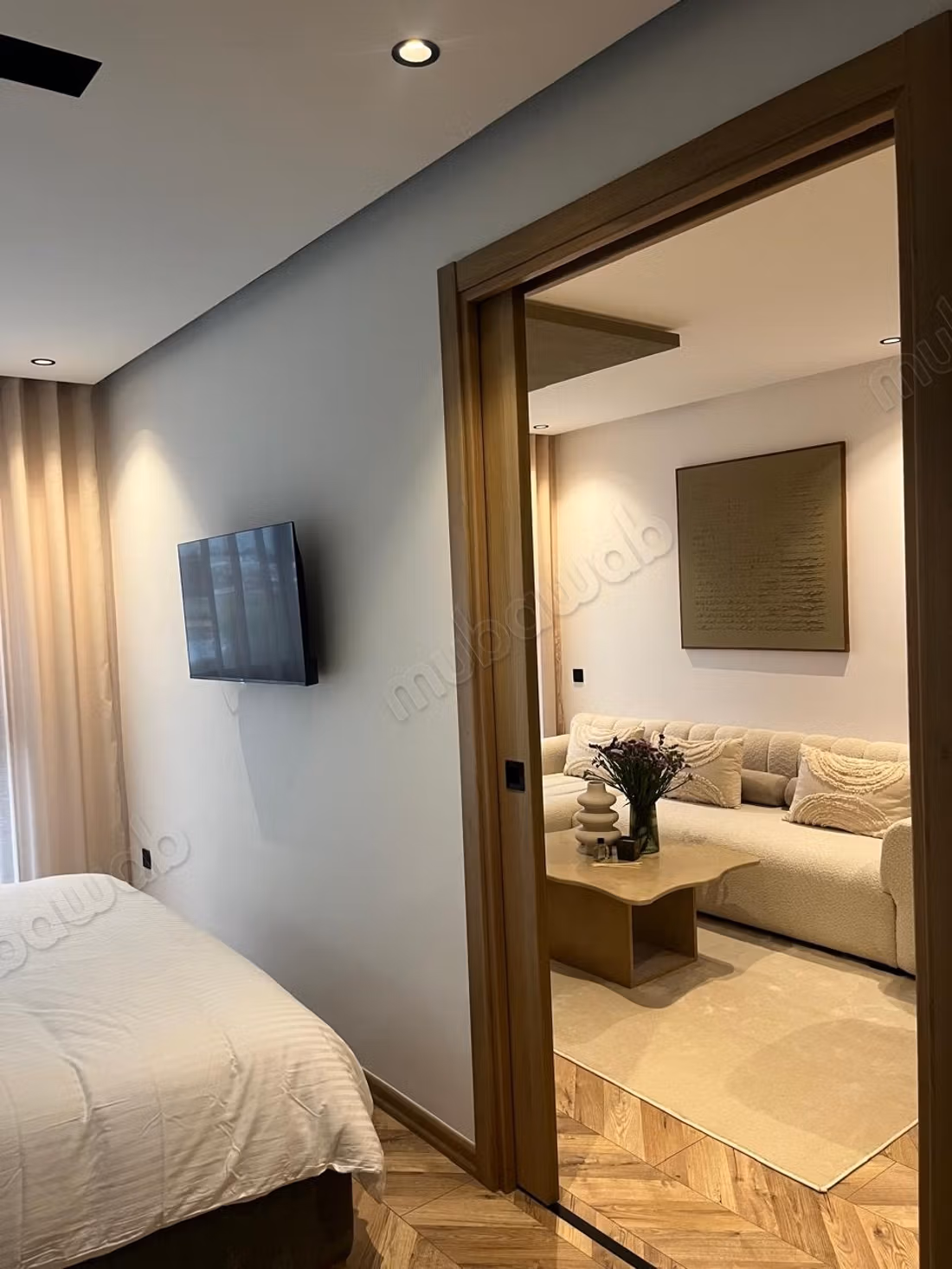 Groot nieuw gemeubileerd studio van 47 m² met privéparking. Hermitage, Casablanca