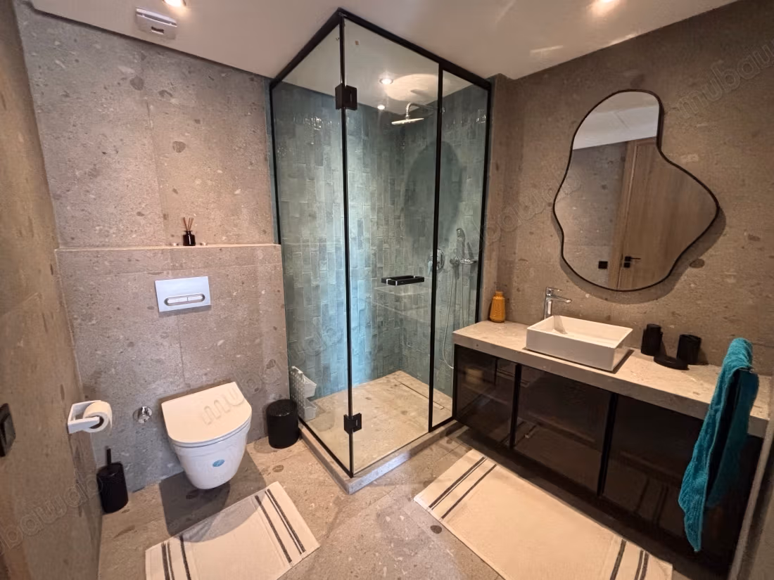 Groot nieuw gemeubileerd studio van 47 m² met privéparking. Hermitage, Casablanca