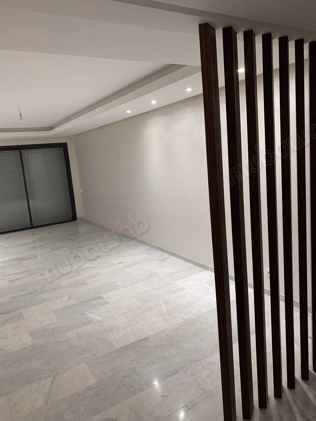 Empty apartment for rent in Darbouazza