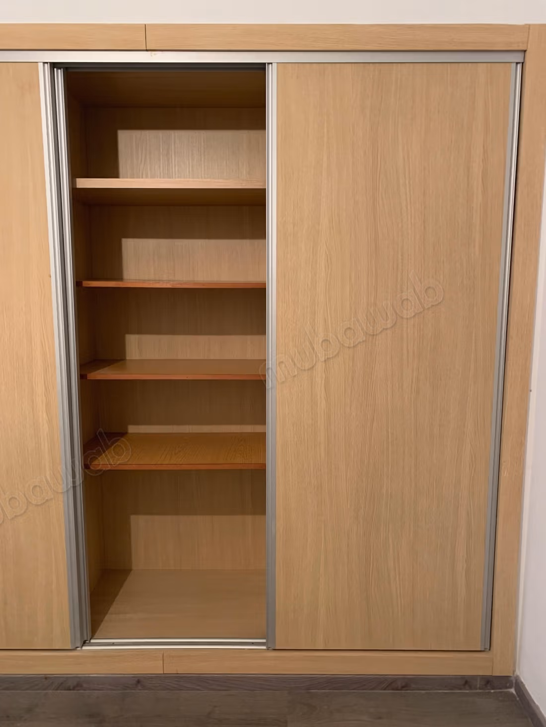 Empty apartment for rent in Darbouazza