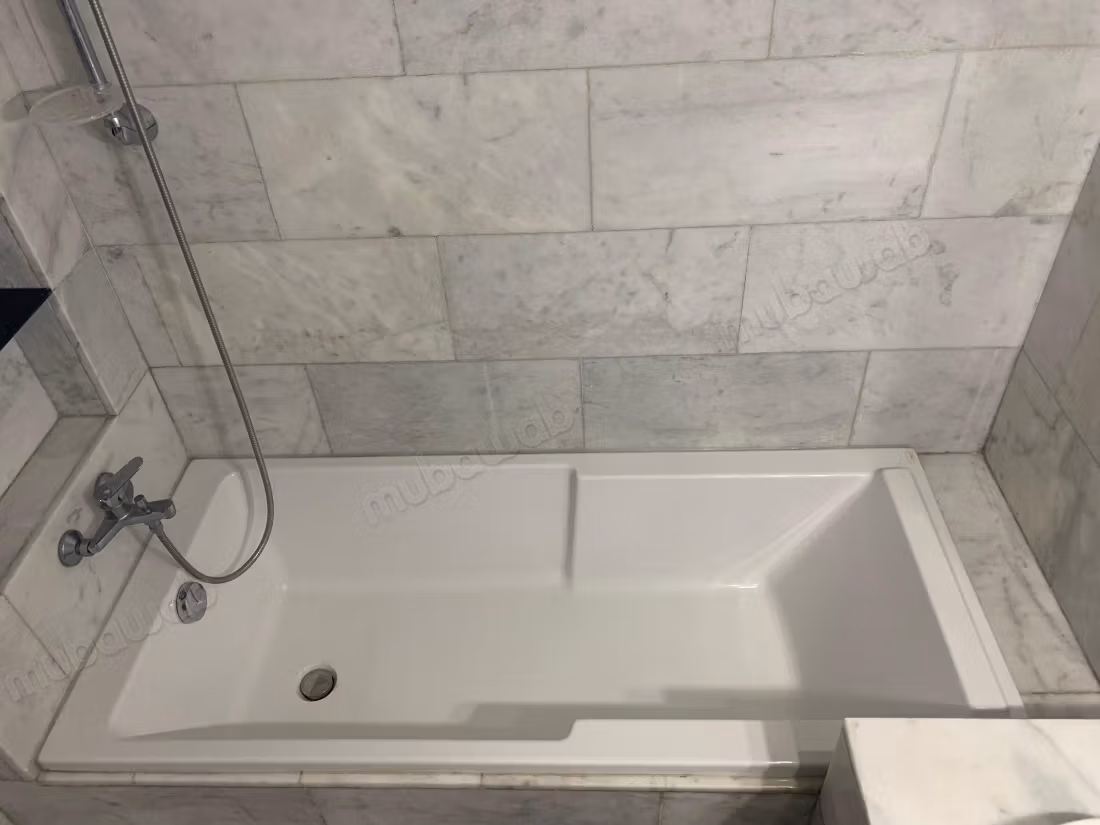 Empty apartment for rent in Darbouazza