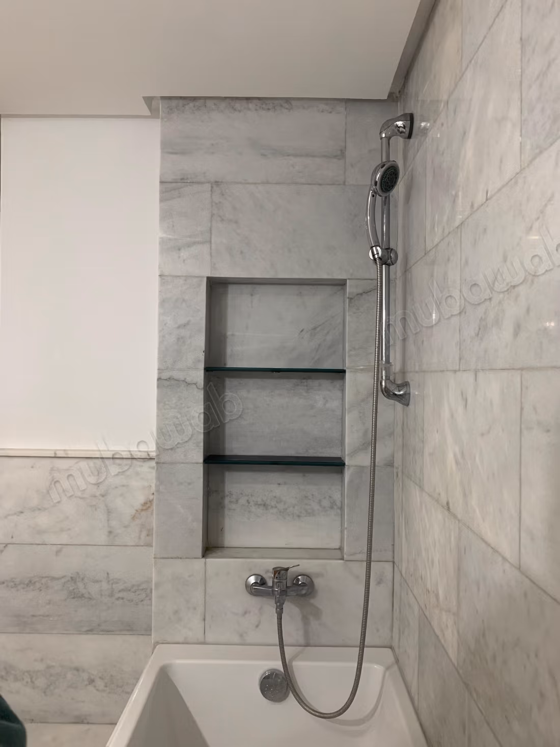 Empty apartment for rent in Darbouazza