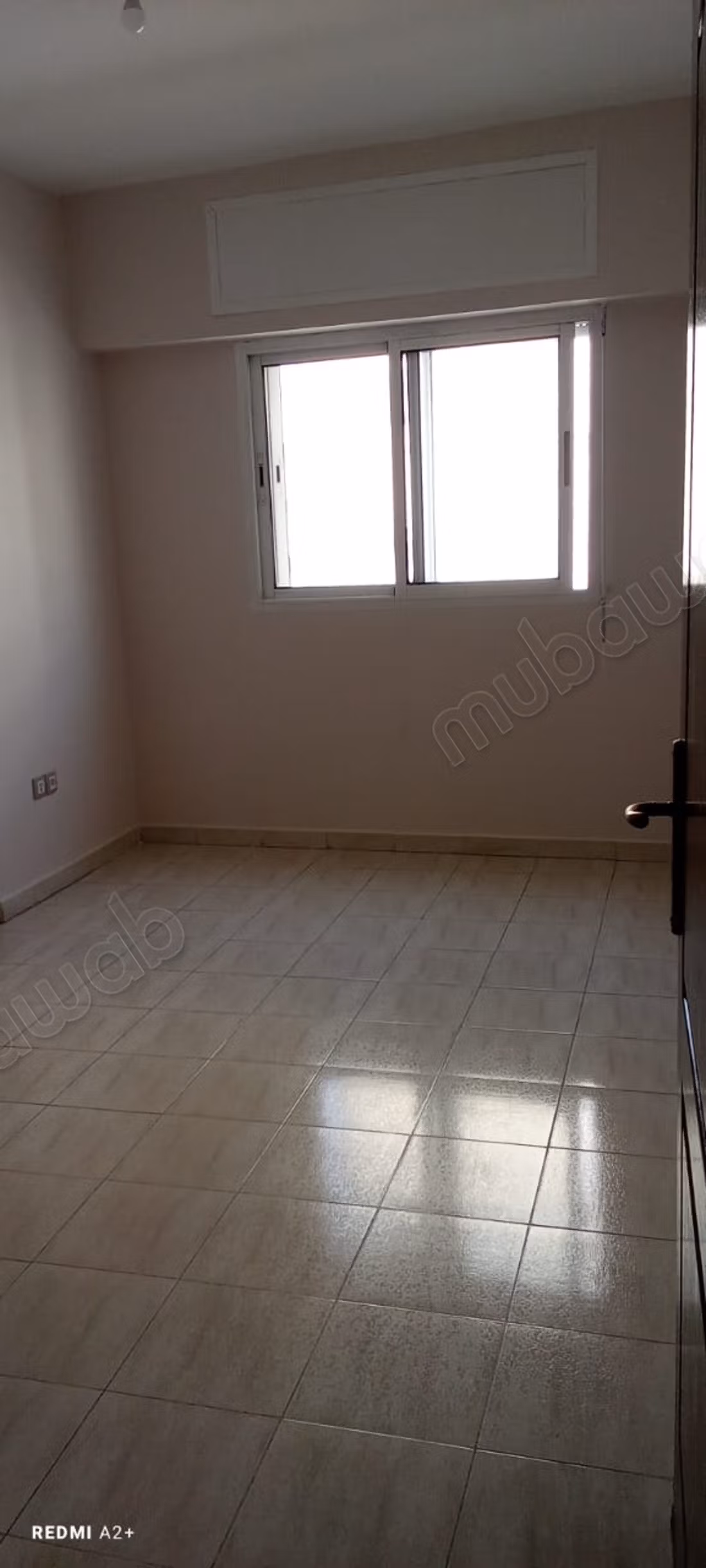 Alquile este apartamento en Hassan Centro Ciudad. Superficie total 98 m². Sistema de satélite
