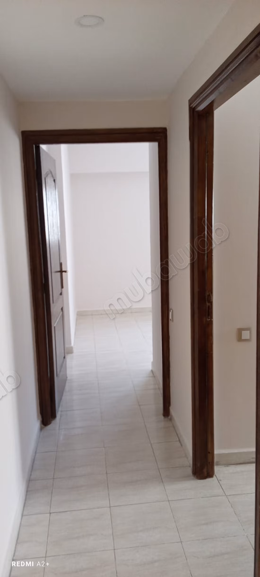 Alquile este apartamento en Hassan Centro Ciudad. Superficie total 98 m². Sistema de satélite