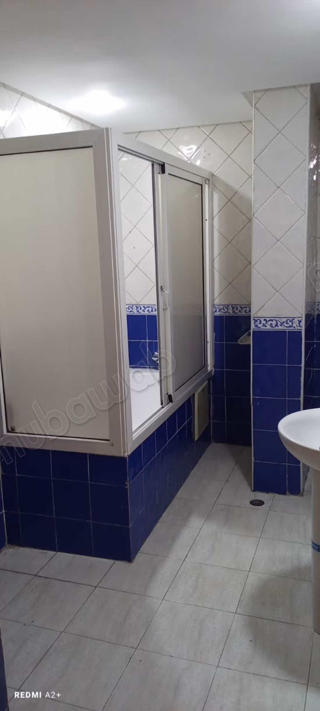 Alquile este apartamento en Hassan Centro Ciudad. Superficie total 98 m². Sistema de satélite