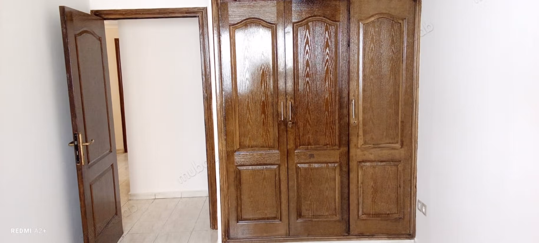 Alquile este apartamento en Hassan Centro Ciudad. Superficie total 98 m². Sistema de satélite
