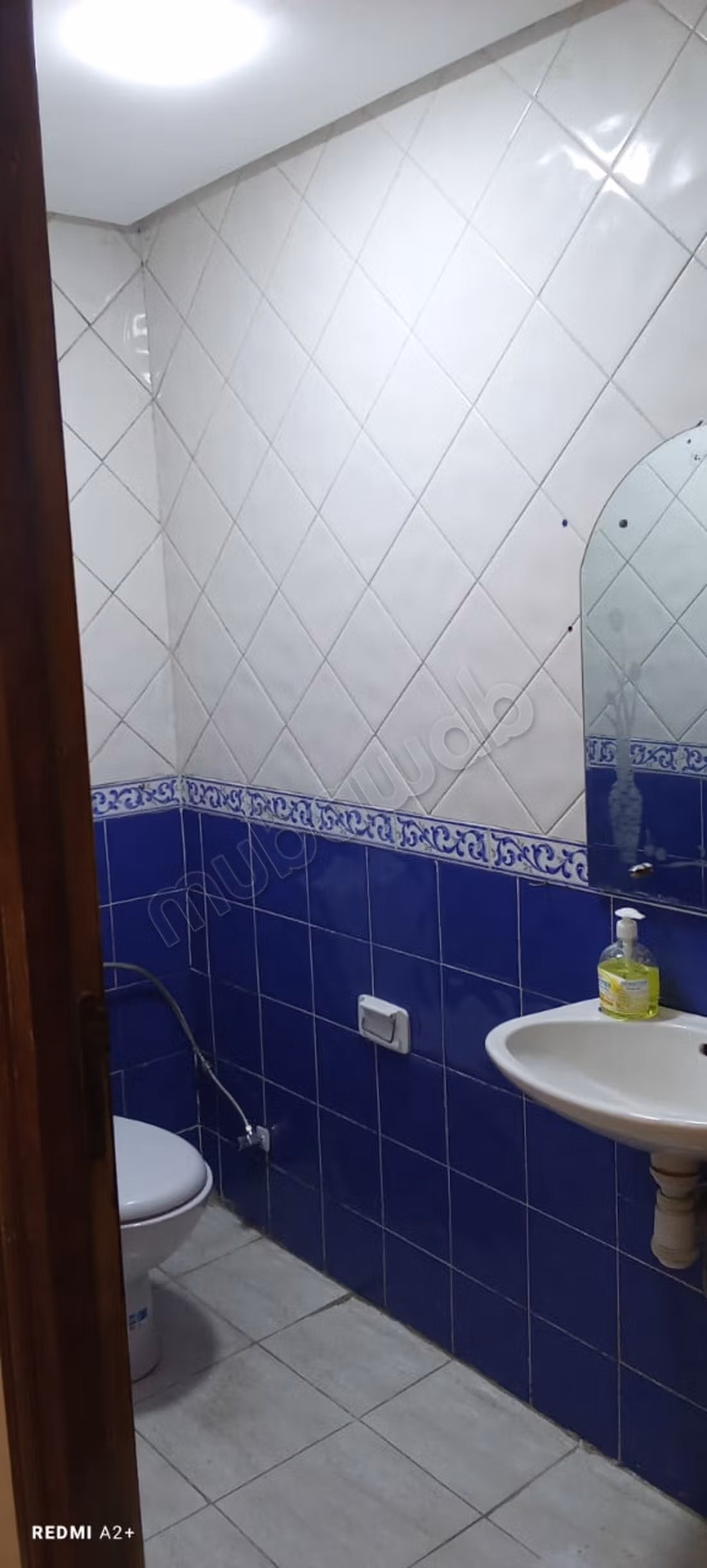 Alquile este apartamento en Hassan Centro Ciudad. Superficie total 98 m². Sistema de satélite