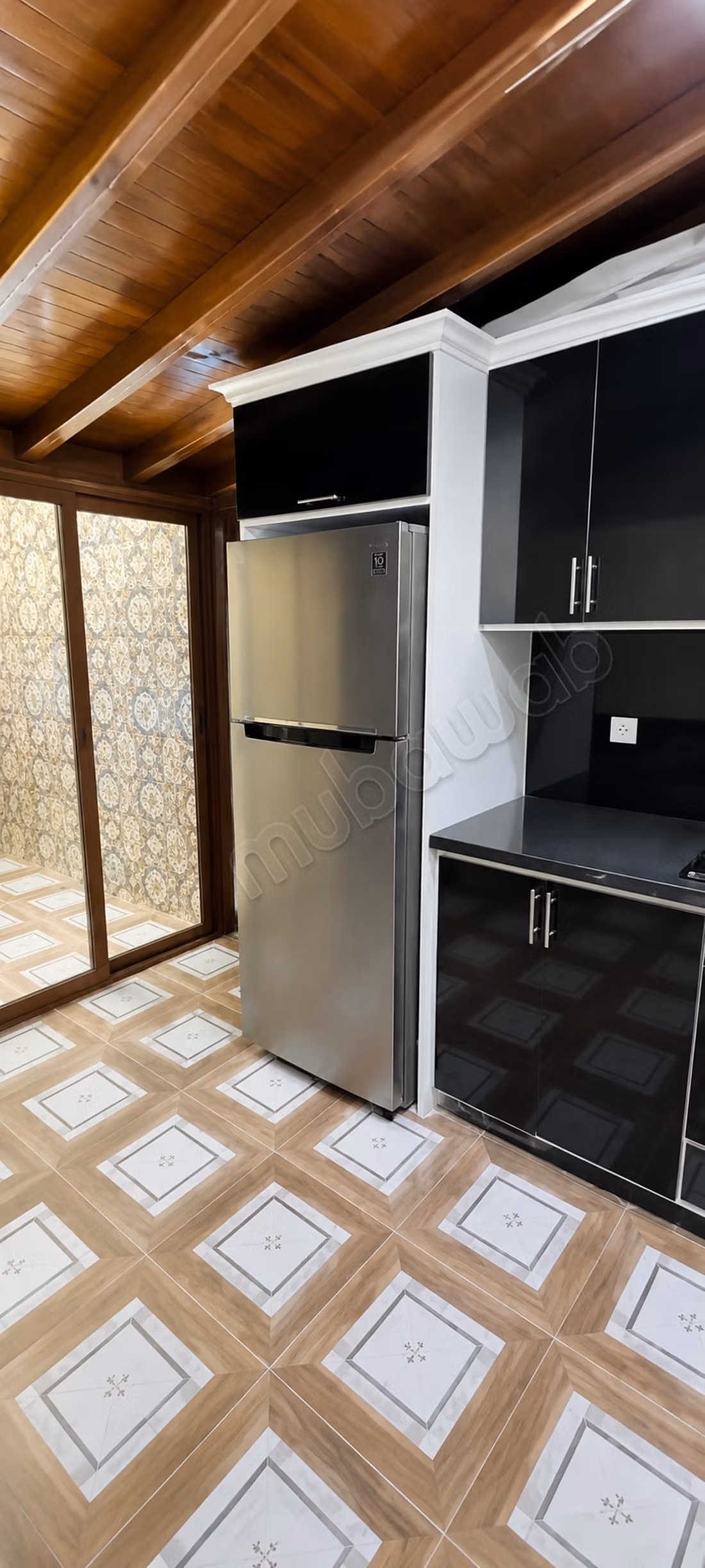 À vendre : un appartement à Bir Ghazi. Superficie totale 98 m². Meublé — 5