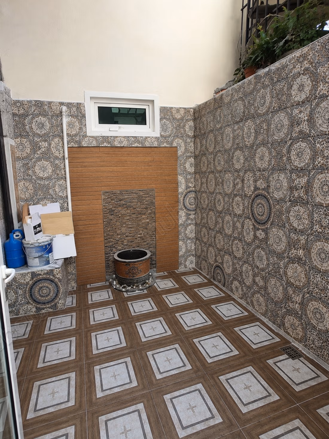 À vendre : un appartement à Bir Ghazi. Superficie totale 98 m². Meublé — 6